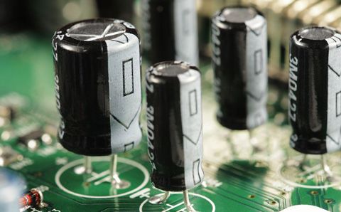 智能電容與普通電容器的區(qū)別到底是誰比較好？
